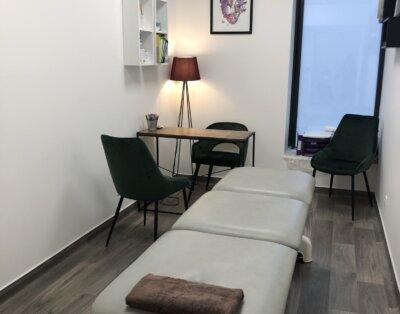 Location 2,5 jours par semaine d’un bureau de 10 m2 loué meublé au coeur d’ISSY-LES-MOULINEAUX.