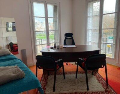Location à temps complet d’un cabinet meublé de 30 m2 dans un appartement au coeur du Havre.