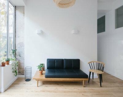 Location d’une pièce de 10 m2 loué meublé 1 jour par semaine au coeur de Paris 11e.
