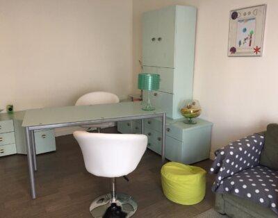 Location à temps plein bureau de 25 m2 loué meublé dans le centre ville de Limoges.