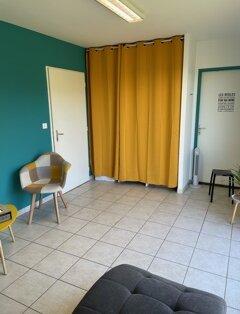 Sous-location d’un espace de 16 m2 dans un centre de soins situé à Rouillac.