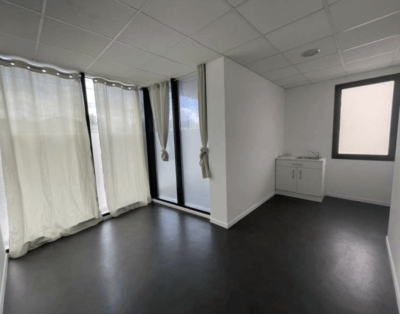 Location d’un bureau de 15 m2 dans un cabinet paramédical, à Caudéran.